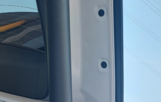 比亚迪宋放油螺丝(比亚迪宋螺丝盖怎么卸下来)