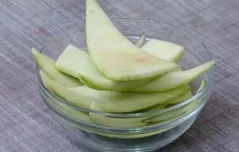 西瓜皮敷脸的功效与作用(西瓜皮敷脸的功效好处)