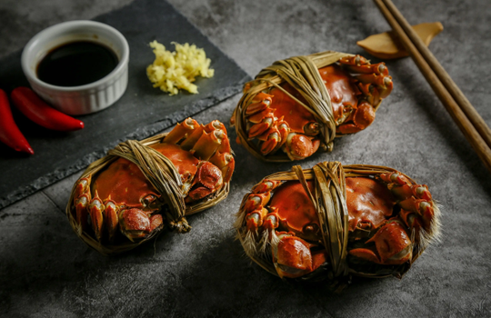 大闸蟹八月份吃公蟹还是母蟹(大闸蟹八月份吃公的还是母的)