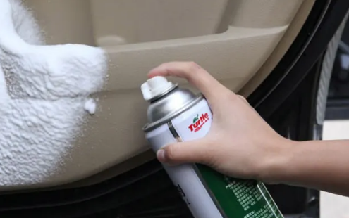 汽车内饰清洗一次大概需要多久(汽车内饰清洗一次大概多少钱)