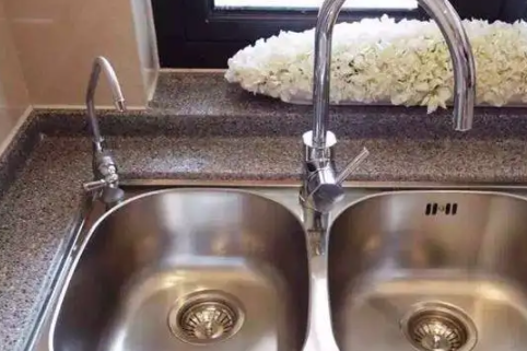 厨房净水器需要电源插座吗(厨房装净水器需要留插座吗吗)