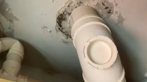 卫生间防水不用砸砖(不用砸砖卫生间漏水)