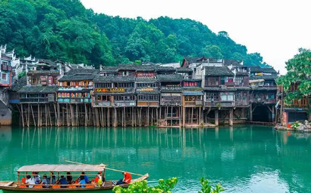 冬季去凤凰古城好玩吗(凤凰古城现在冷不冷)