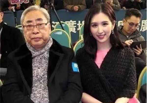 体操冠军被富婆追求(嫁给富豪的体操运动员)