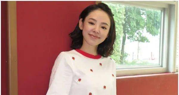 疑似有喜！39岁TVB上位花旦结婚后突然辞演两部剧集视帝老婆顶上(TVB视帝再传婚变)