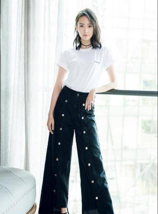 张国立儿子暴打(张国立儿子当街暴打女友)