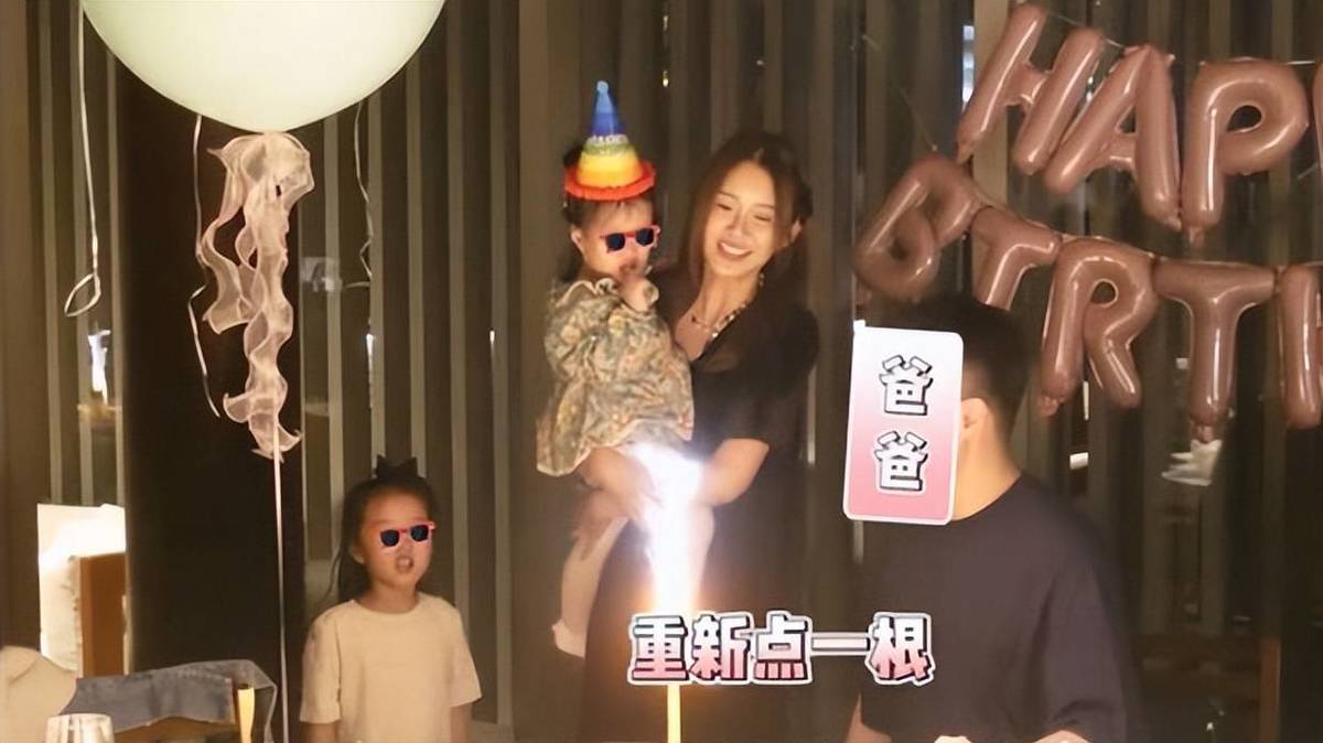 带着家人去摘菜,不再做“二传手”,对张大爱。太甜蜜了。