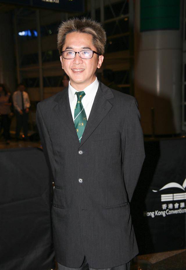 洪津梅53岁的大儿子邓兆尊并不后悔与第三任女友分手,新欢弥补了这一点。