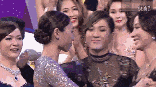 刘涛同台零互动，杨幂扇霍思燕耳光，你们圈里的塑料姐妹都在撕，都在吓。