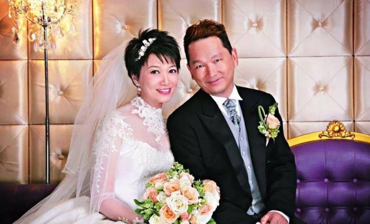 他的妻子透露了廖启智住院期间的情况：他勉强吃一日三餐，发哥曾多次鼓励他。