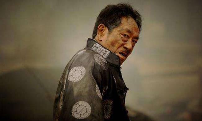 演员王奎荣前妻照片(王奎荣和他的现任妻子照片)