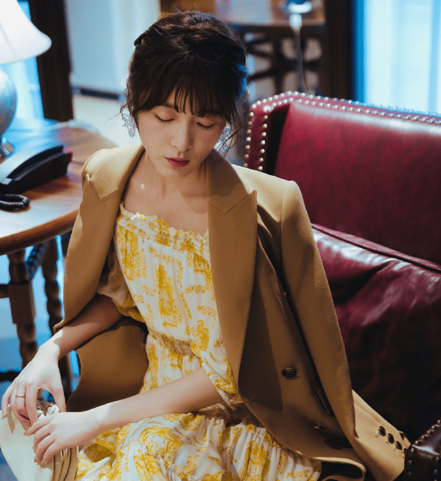 还记得《长江七号》的Dee吗?她曾经和张雨绮不相上下,但后来她得了肿瘤。