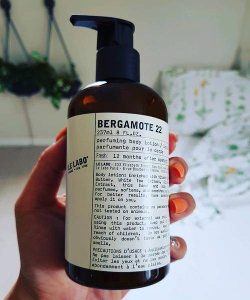 林心如19岁到44岁(林心如45岁的时候)