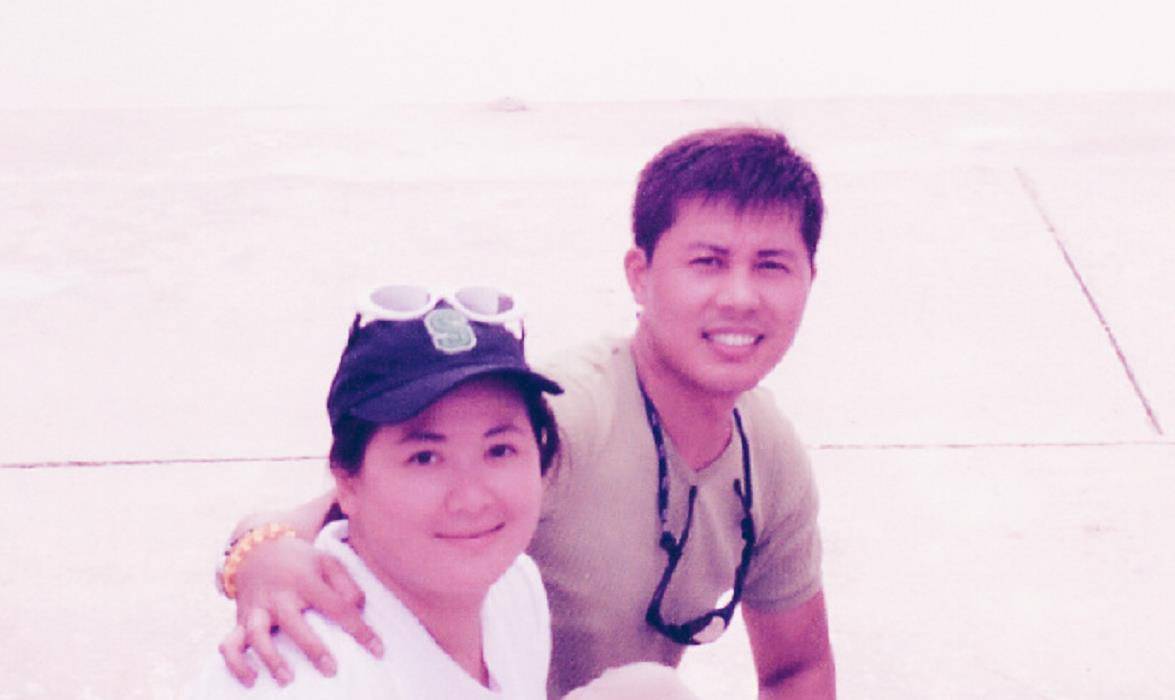 佟瑞心娶了生病发胖的夏青，夏青冒险为他生下一双儿女。现在他很快乐。