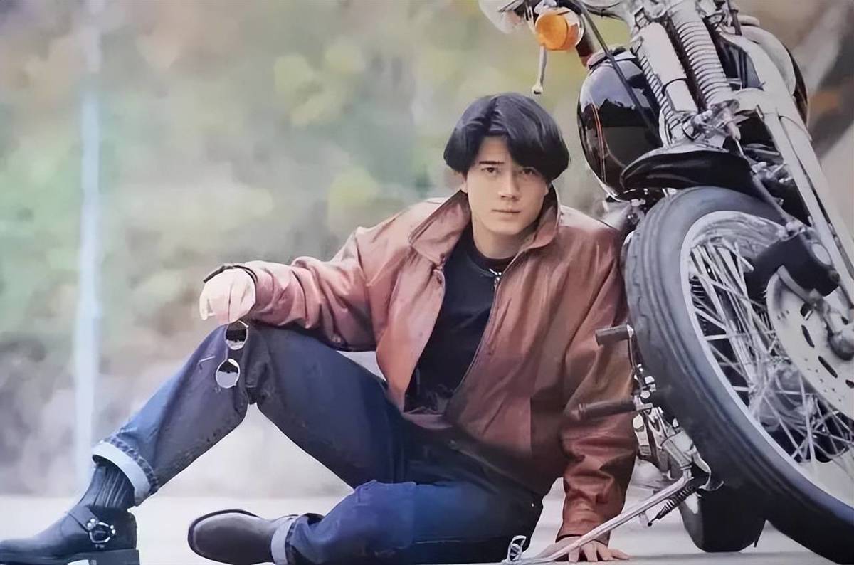 郭富城比方媛的妈妈大4岁。问怎么叫婆婆,对方尴尬地回应了一句话。