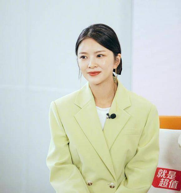 感情丰富的杜淳放弃了很多女明星，最后被第二任妻子追到手。