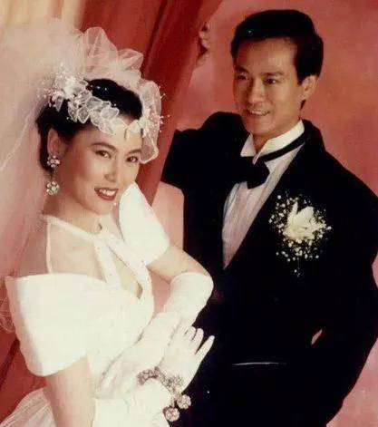 沈殿霞爱郑少秋吗(郑少秋靠沈殿霞)