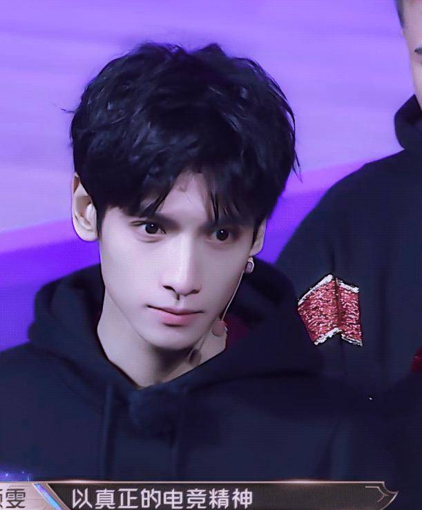 怎么形容罗云熙的颜值(罗云熙才艺)