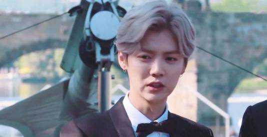 跟制片人撞名的整容女星(去国外当演员)