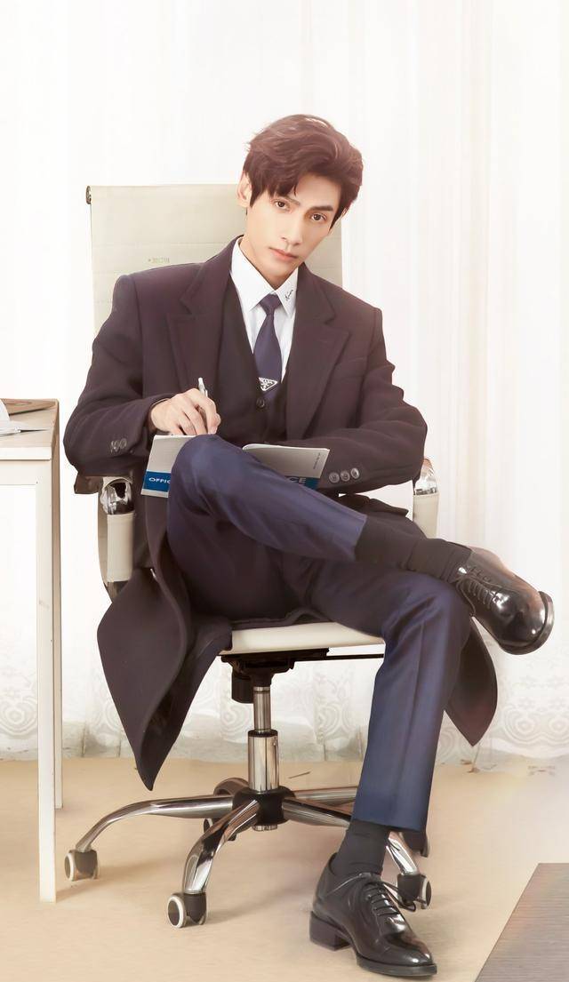 怎么形容罗云熙的颜值(罗云熙才艺)