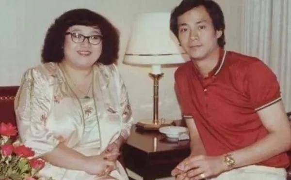 沈殿霞爱郑少秋吗(郑少秋靠沈殿霞)