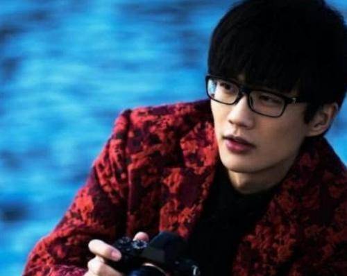 从来不开演唱会的歌手(他开演唱会台下全是明星)