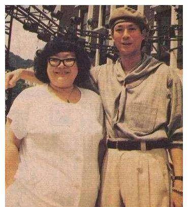 沈殿霞爱郑少秋吗(郑少秋靠沈殿霞)