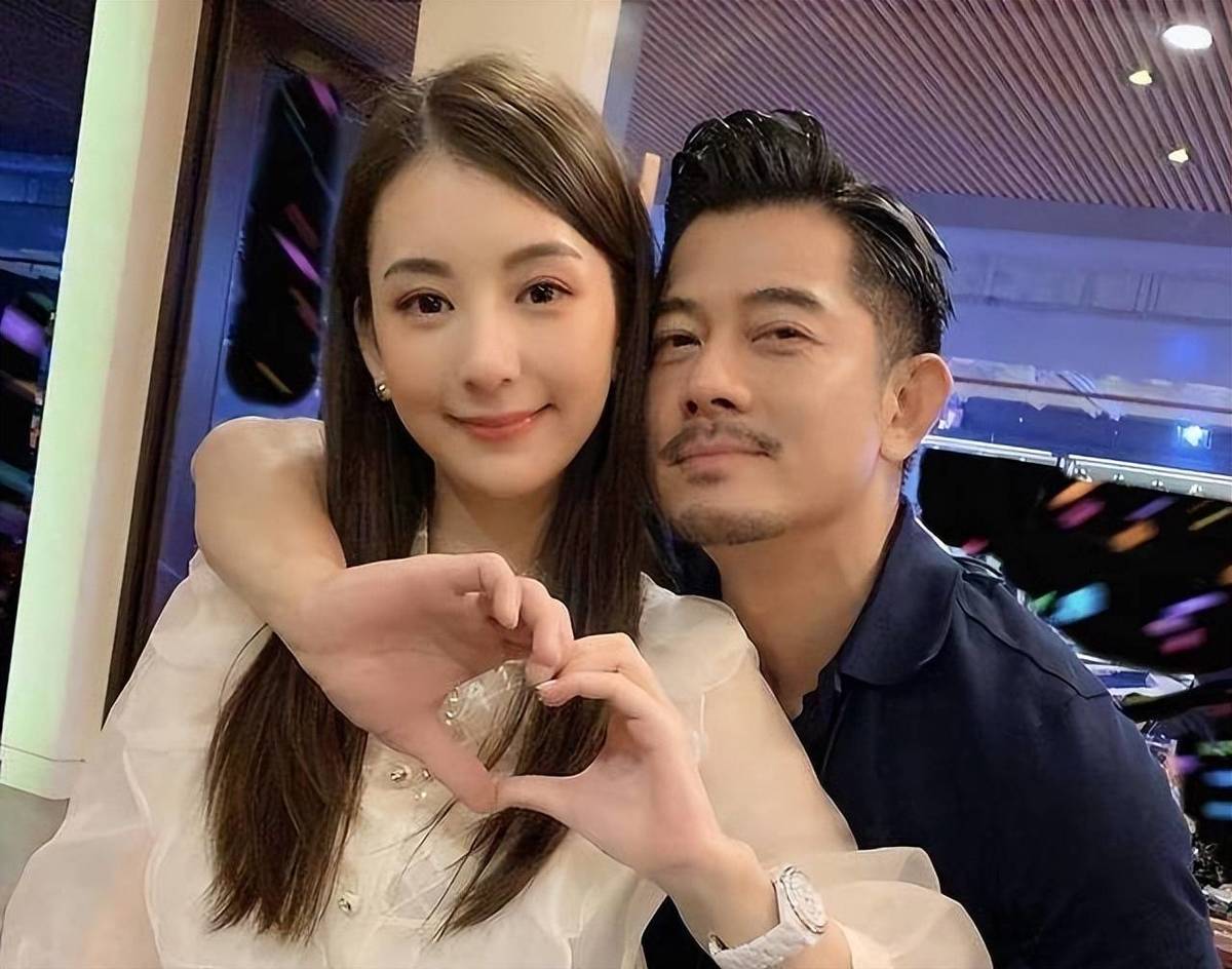 郭富城比方媛的妈妈大4岁。问怎么叫婆婆,对方尴尬地回应了一句话。