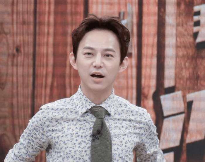 他是真正的“不死男神”，老婆是超女亚军，现在40元20岁还没孩子。