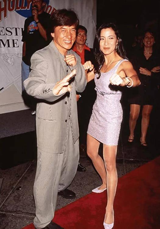 事业精彩、感情黯淡，相恋18年一直未婚，杨紫琼一生精彩纷呈(杨紫琼感情经历)