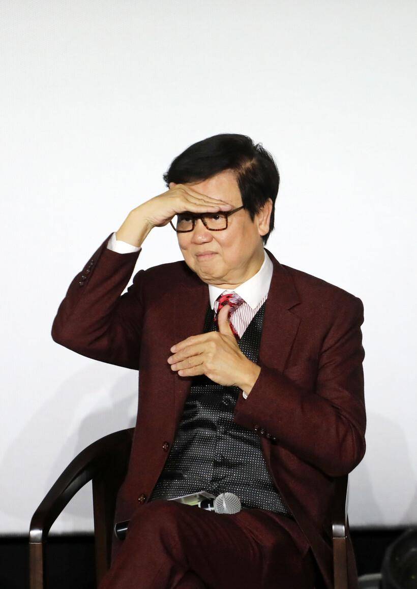 黄百鸣：错过周星驰，辞退王家卫，却陪妻子抗病16年的全能艺人(黄百鸣和王家卫)