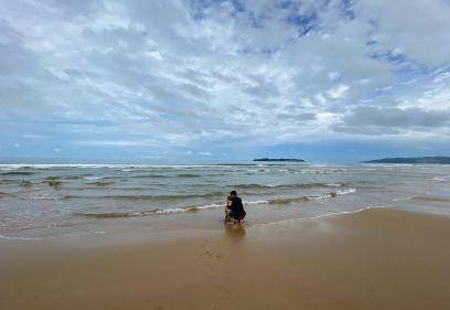 蔡少芬身材(46岁蔡少芬怀三胎)