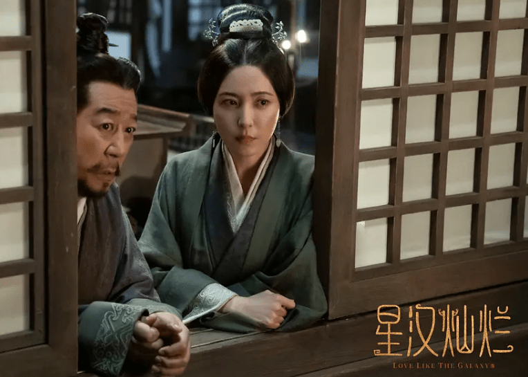 8天拿下7天热度冠军,狮子座的新剧真的成了爆款,赵也憋不住了。