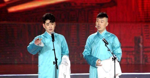 天津德云社庆祝成立一周年,全明星阵容引人注目,张云雷再次登台。