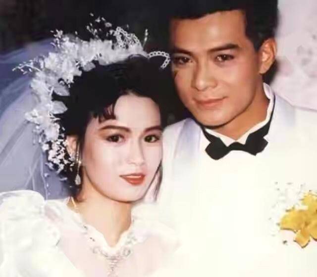 黄日华谈起他死去的妻子很感动,愿意用20元钱换他妻子的命。在她去世之前,她的妻子说她不想去王思佳。