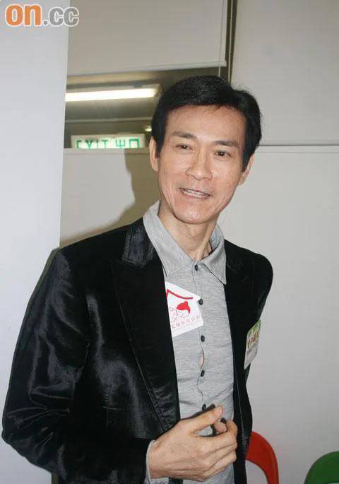 沈殿霞爱郑少秋吗(郑少秋靠沈殿霞)