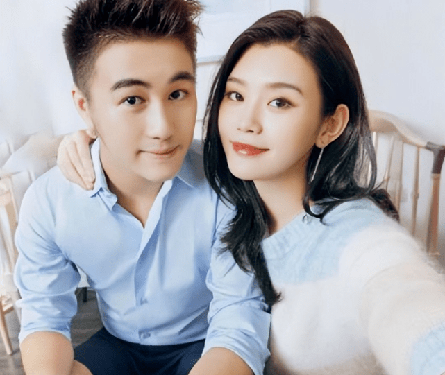 奚梦瑶晒出何猷君透视健身照,生下8个月女紧身衣,穿起来很松的感觉,减肥太快。