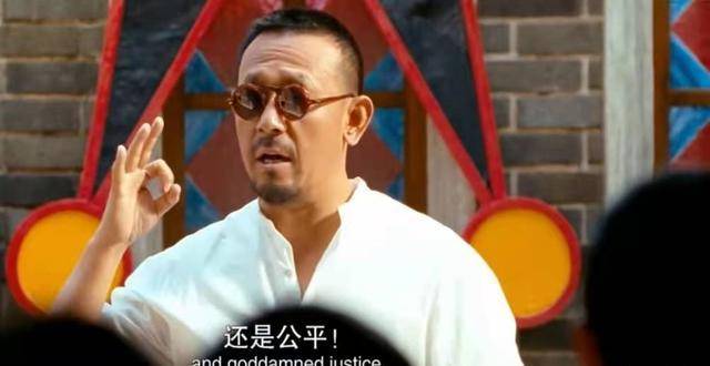 让子弹飞:面对着鹅城人民的虚脱,张麻子朝天开枪。为什么?