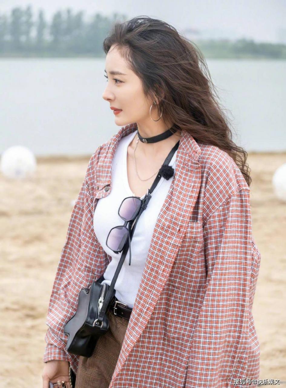 36岁杨幂的伤况!眼睛缝针需要包扎,三天换一次药,伤势已经稳定。