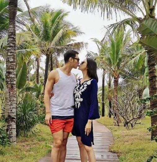 女子终于嫁入豪门(中国嫁入豪门的女人)