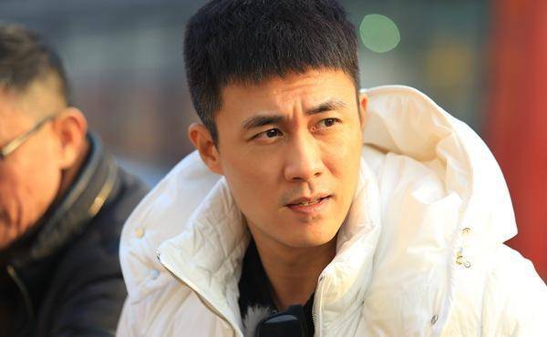 感情丰富的杜淳放弃了很多女明星，最后被第二任妻子追到手。