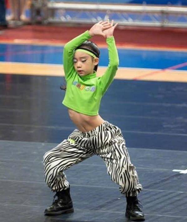 小s夸小女儿像碧昂丝(小s女儿时尚照片)