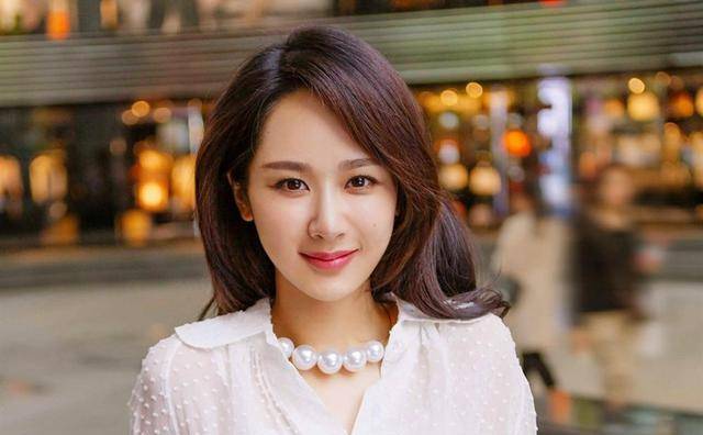 安迪的妈妈太低调了!是《天龙八部》年的她。难怪安迪这么优秀。