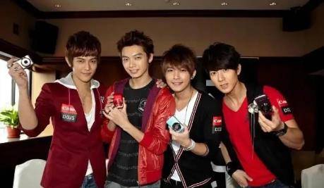 吴尊女儿小时候照片(吴尊晒女儿)