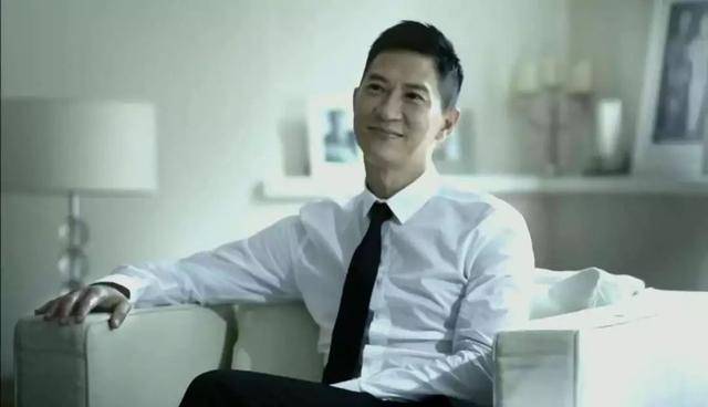 他是周星驰看好的接班人，但王晶说他不行。现在他已经成为潮流的引领者。