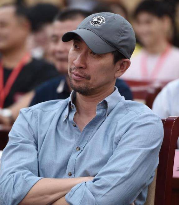 八佰王千源演的哪里人(八佰王千源演的谁)