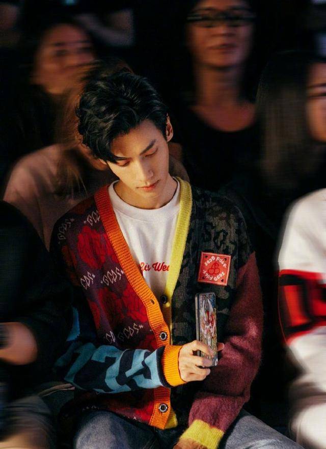 怎么形容罗云熙的颜值(罗云熙才艺)