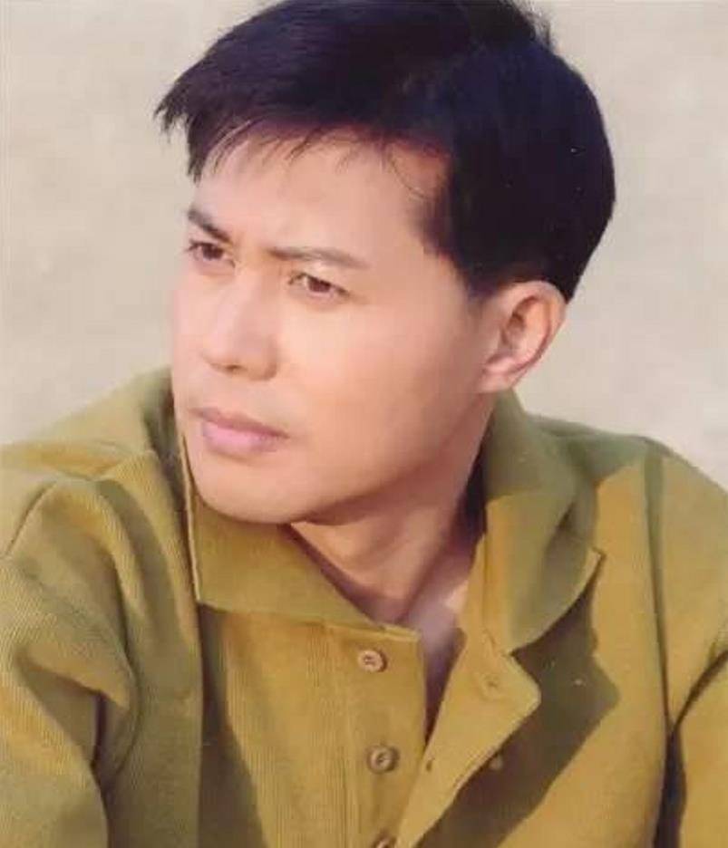 佟瑞心娶了生病发胖的夏青，夏青冒险为他生下一双儿女。现在他很快乐。