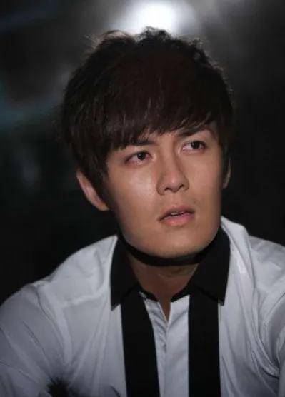 吴克群：论颜值，不能输罗志祥，论才华，不能输周杰伦。他们为什么不生气？