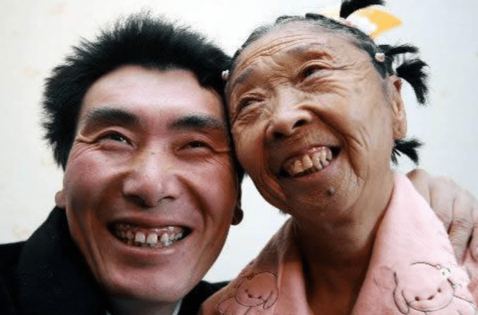 85岁的马回应争议，钱没进儿子口袋，却只字不提的“啃老”